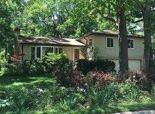 890 Bittersweet Dr, Northbrook, IL 60062