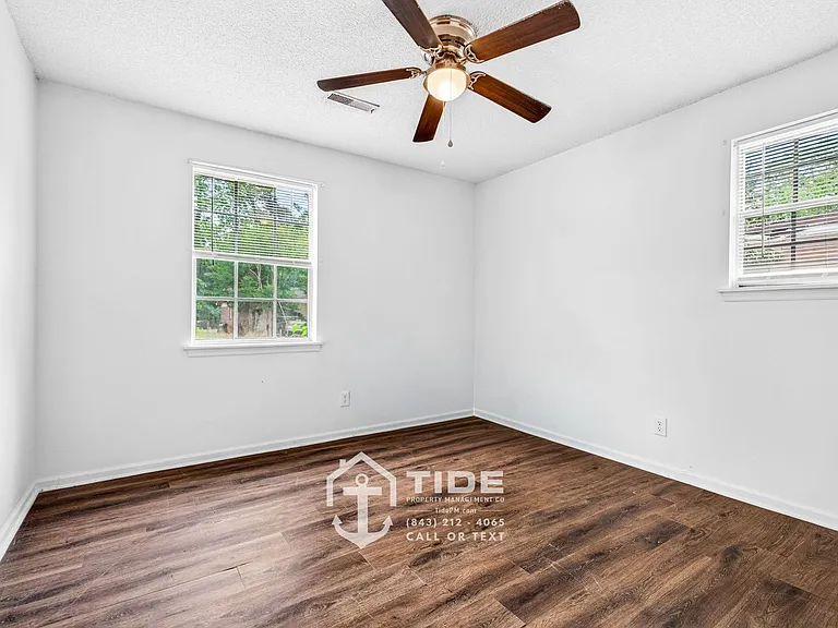 123 E Edgefield Dr — Photo 18