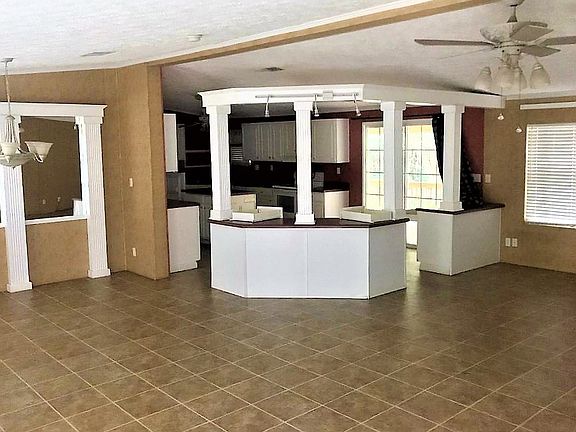 3rd image of 334 SE Shadow Wood Dr