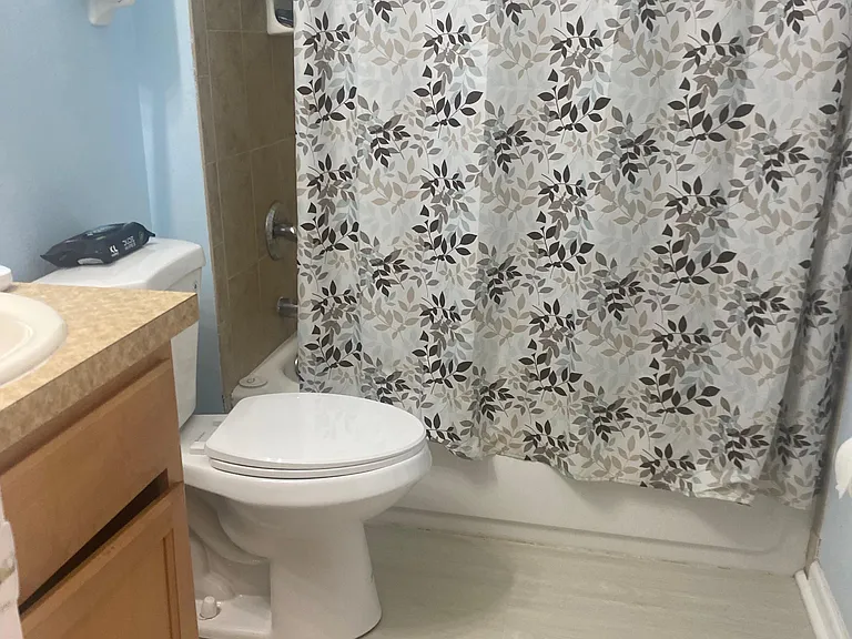 6716 Mott Ave — Photo 3