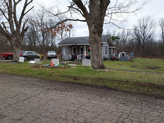 2nd image of 124 Washington