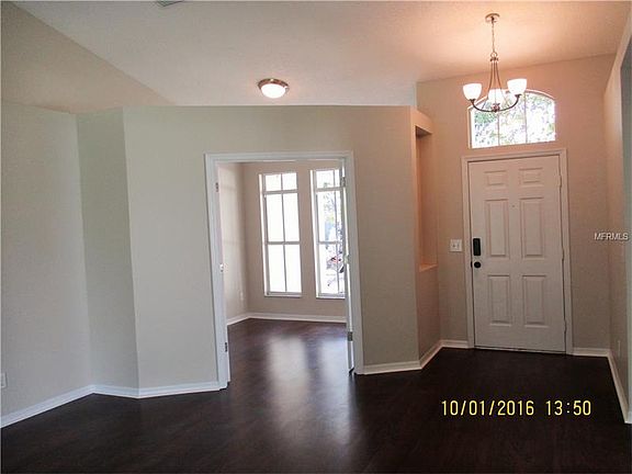3rd image of 9612 Glenpointe Dr