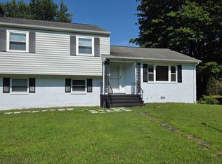 7 Norwood St, Kilmarnock, VA 22482