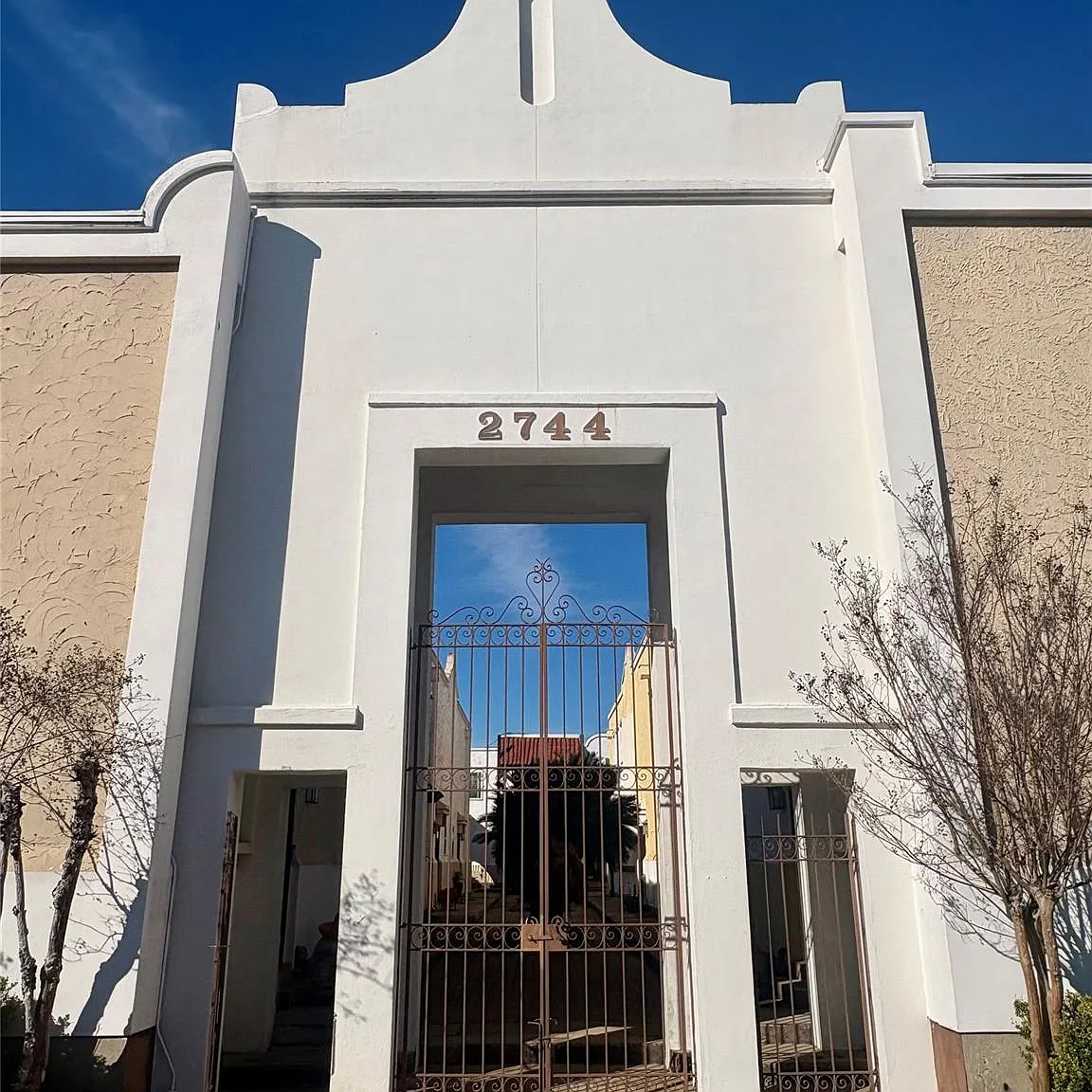 2 bed, 1.5 bath, 975 sqft, $1,575 — Photo 1