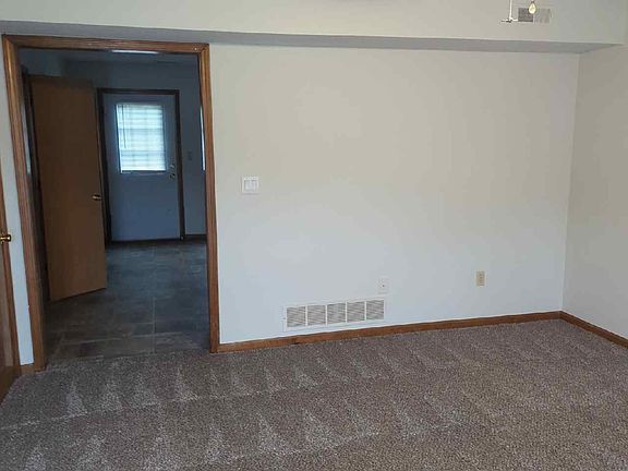 3rd image of 801 Foster Ln APT B