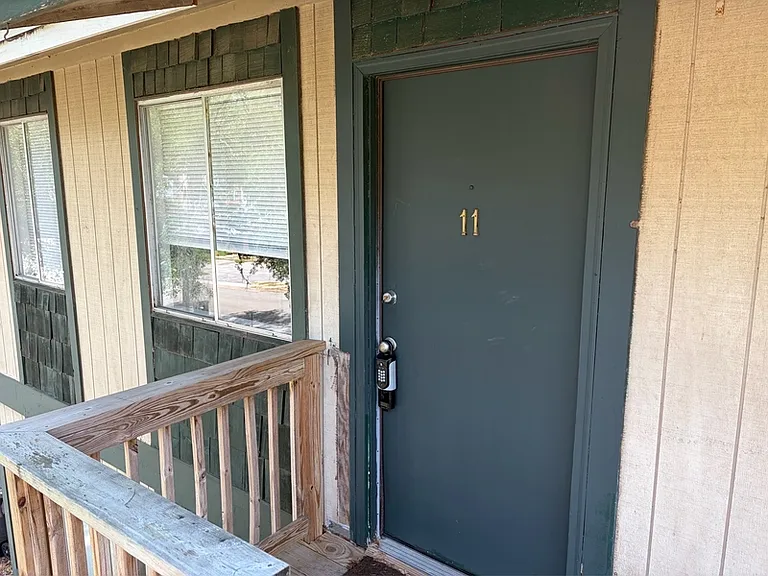 215 Lovelace Dr #11 — Photo 3