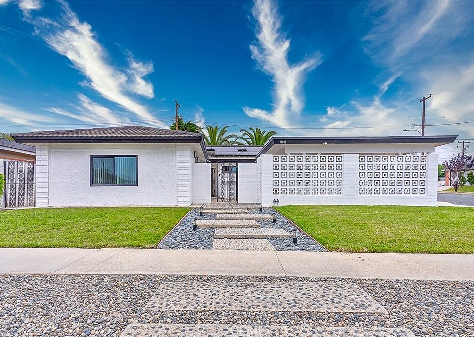 1st image of 11636 Tigrina Ave