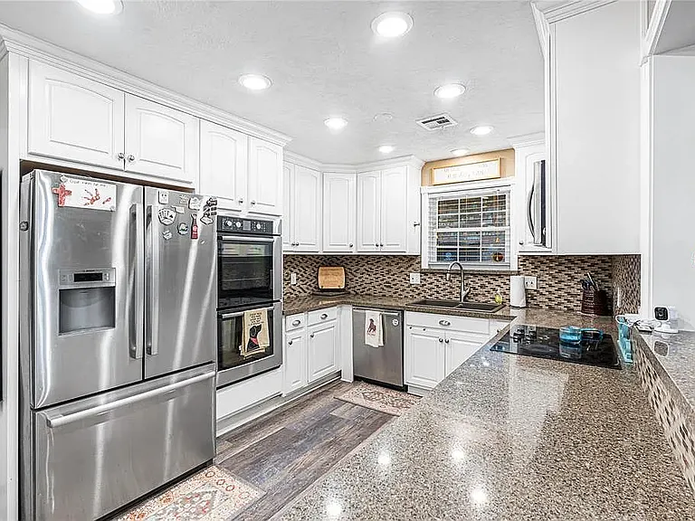 11521 Carriage Dr — Photo 2