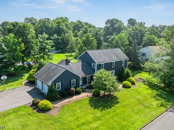 15 Hunt Club Rd, Hillsborough Twp., NJ 08844