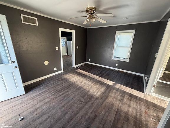 4th image of 709 Prosser St