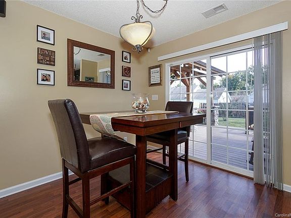 5th image of 110 Sterling Terrace Dr #140