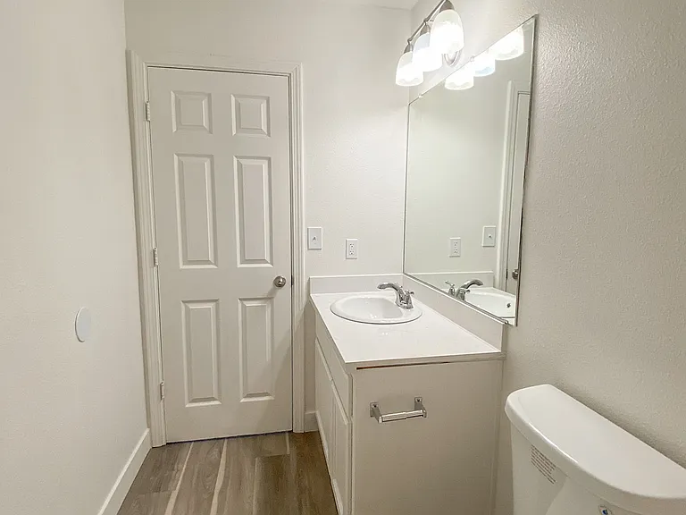 490 Posada Way — Photo 6