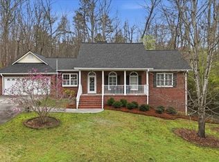 16 Webb Dr SW, Cartersville, GA 30120