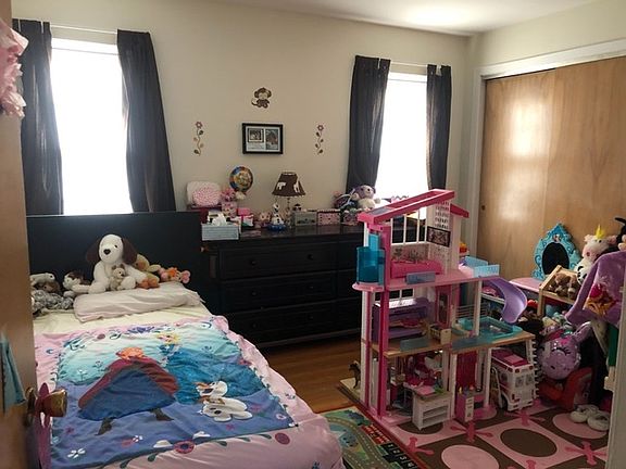 4th image of 4821 Crain St