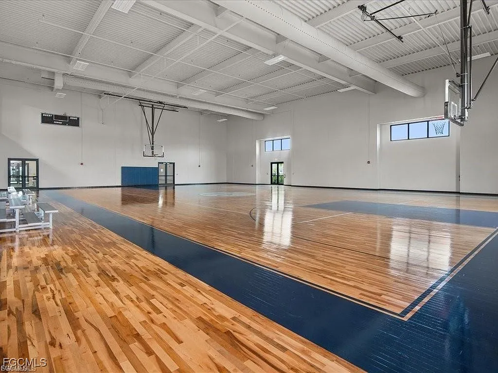 3 bed, 3.0 bath, 2133 sqft, $6,200 — Photo 3
