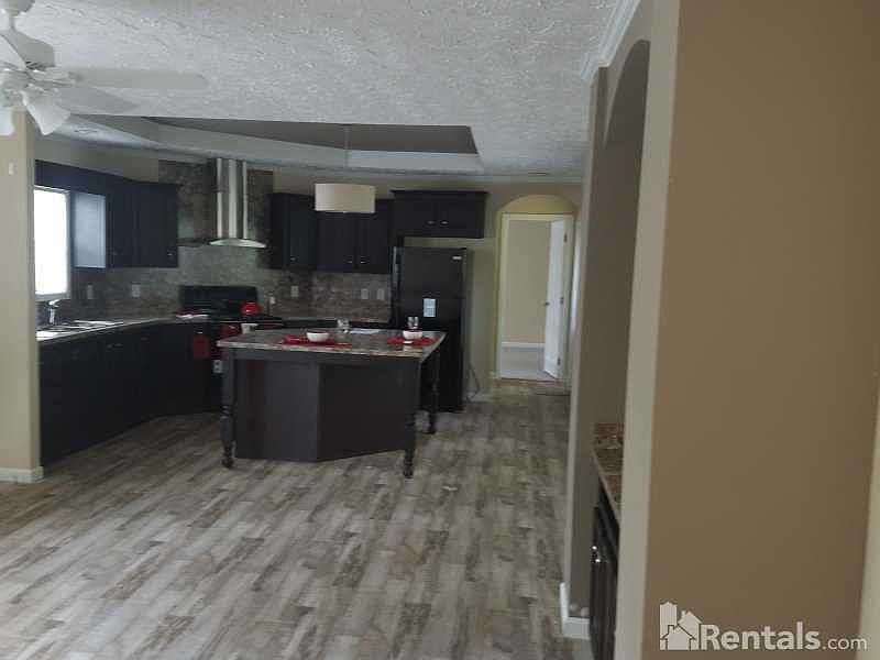 2nd image of 10 Pecan Ln