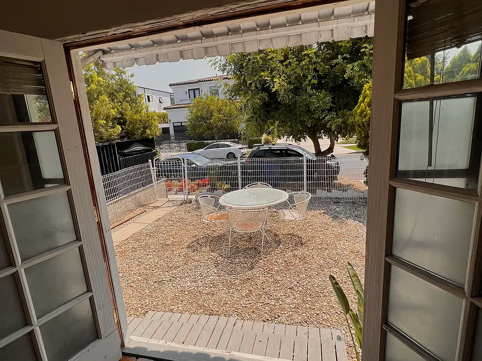 533 N Alta Vista Blvd