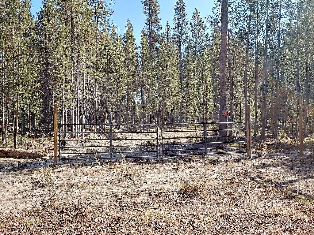 19 Gregg Loop, Chiloquin, OR 97624 Zillow