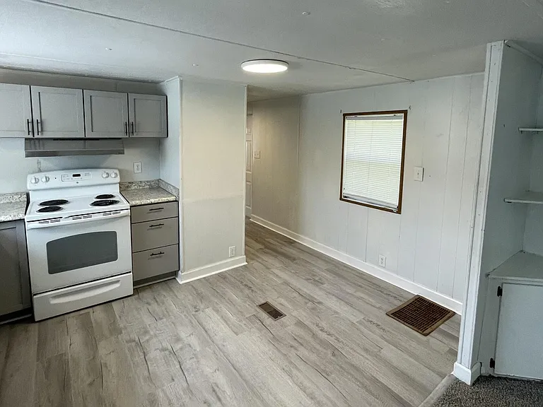 938 Sunset Dr #C — Photo 5