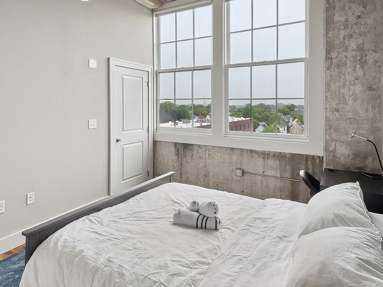 Crescendo Loft Apartments — Photo 17
