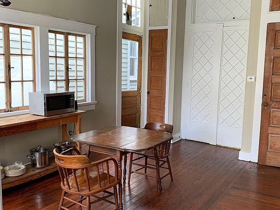 2nd image of 2405 Saint Charles Ave #405