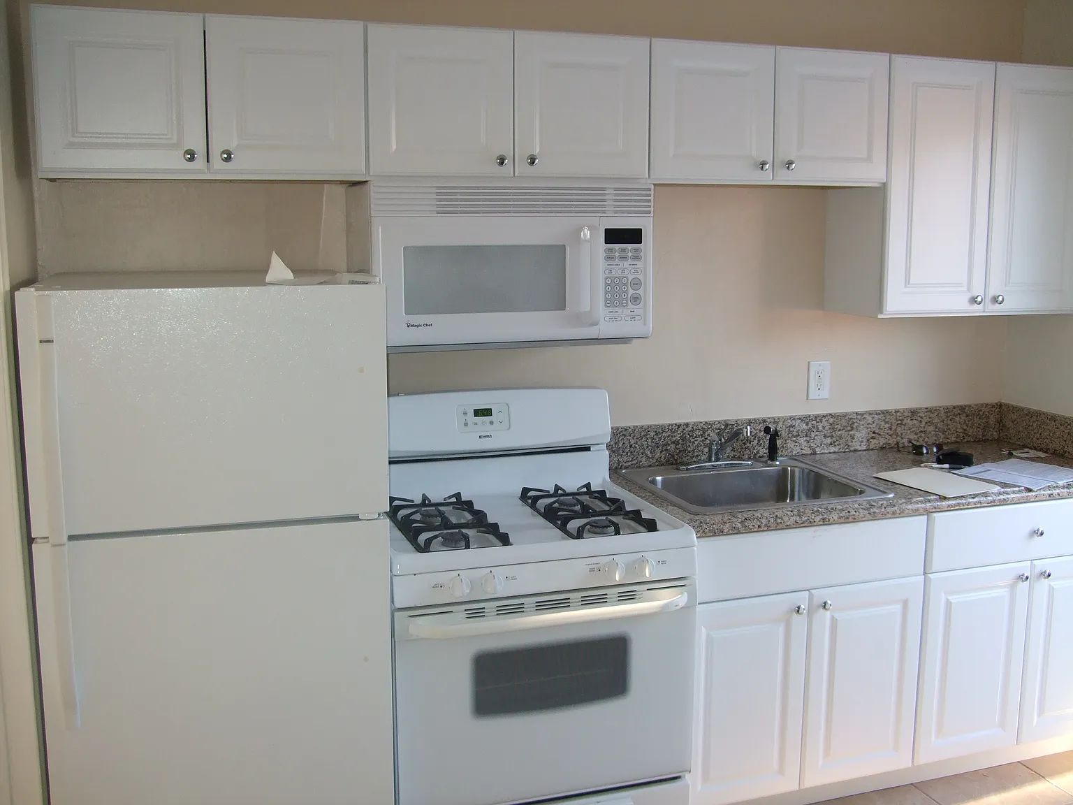 1 bed, 420 sqft, $1,900 — Photo 3