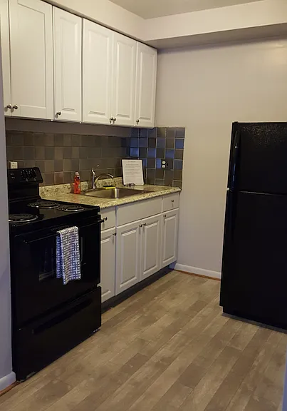 Silverstone Apartments — Photo 19