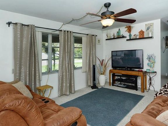 3rd image of 5935 Murdock Ave