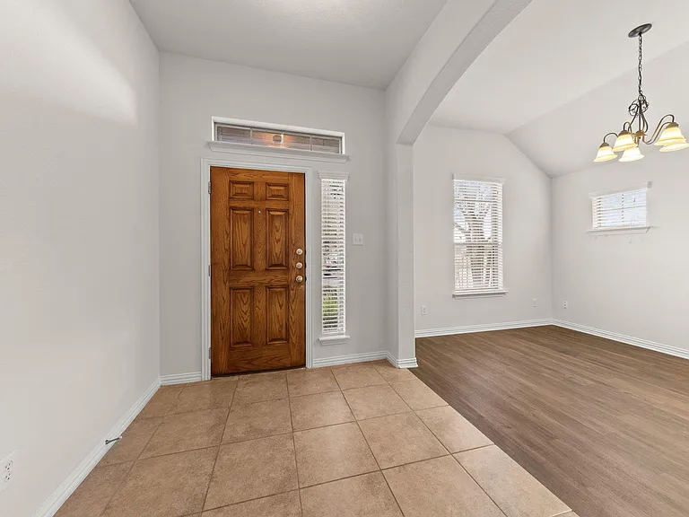 411 Tascate St — Photo 4