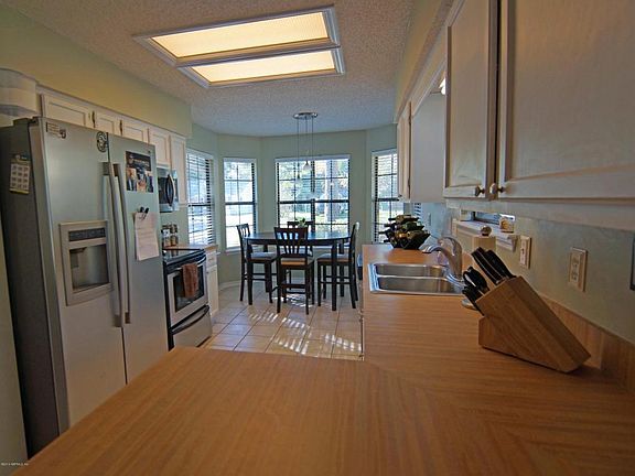 4th image of 3593 Mandarin Woods Dr N