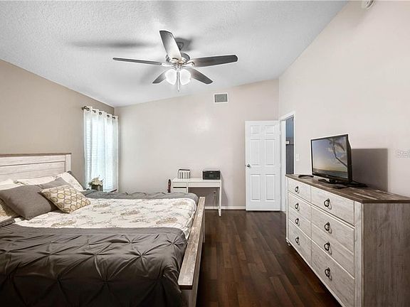 4th image of 11104 Hambley Ave