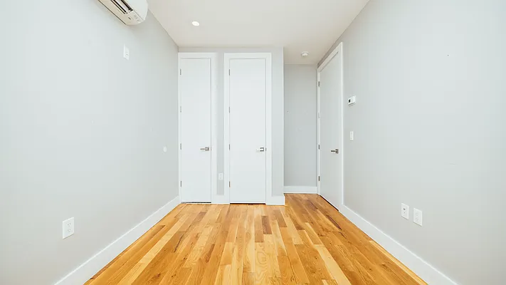 Rented by Nooklyn NYC LLC | media 7