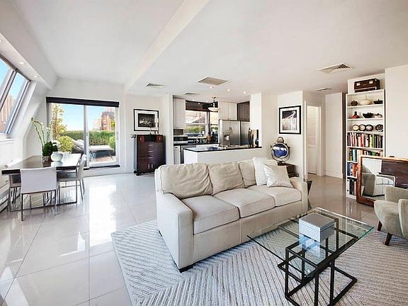 3rd image of 16 Park Ave #Penthouse