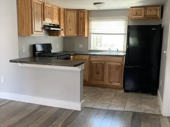 33 1/2 Manchester St #B2, Nashua, NH 03064