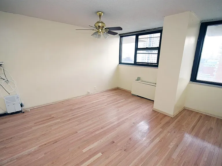 280 Marin Blvd #19O — Photo 2