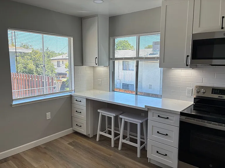 828 D St — Photo 18