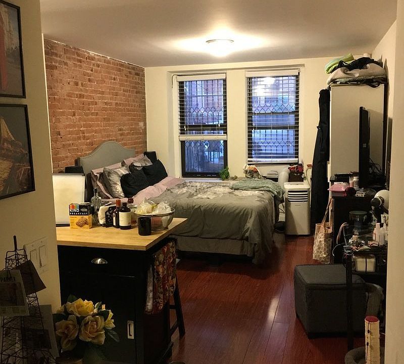 2nd image of 42 W 94th St APT 1A