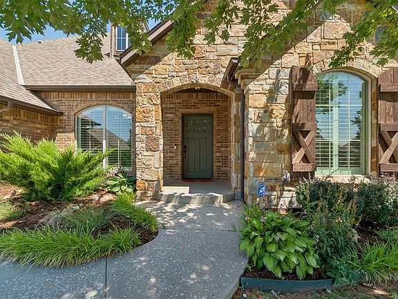 2nd image of 4640 Silver Charm Ln