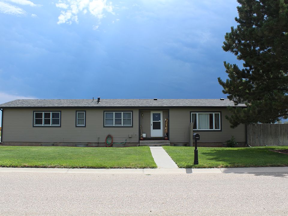2nd image of 8 Main Dr
