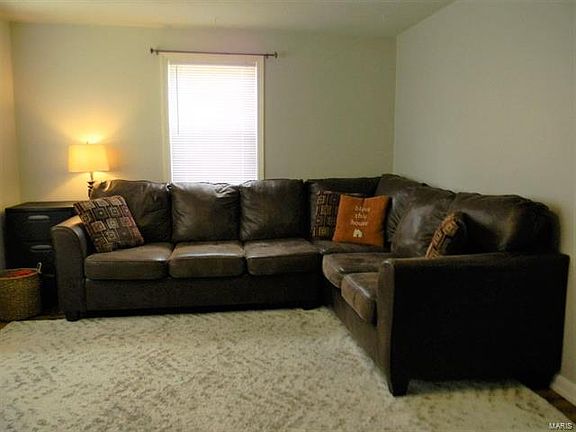 4th image of 2 Richardson Dr