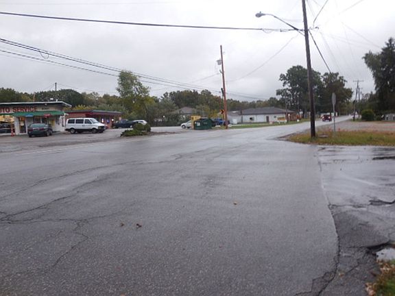 5th image of 3062 Albrecht Ave