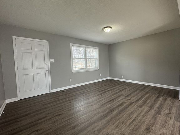 4th image of 2020 Rolling Brook Dr NE