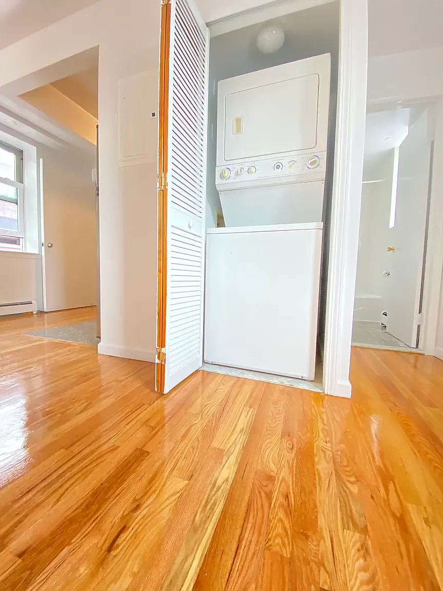 10 Goodwin Place — Photo 3