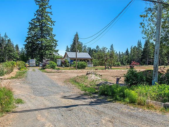 5th image of 8712 Island Hwy N
