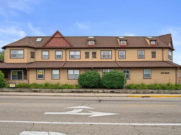 100 Main STREET #103, Pewaukee, WI 53072