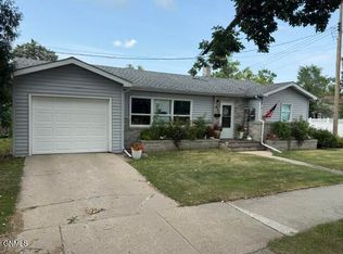 421 4th St NE, Valley City, ND 58072