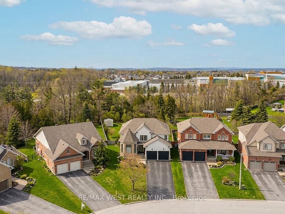 1st image of 90 Birkhall Pl
