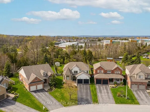 90 Birkhall Pl, Barrie, ON L4N 0K2