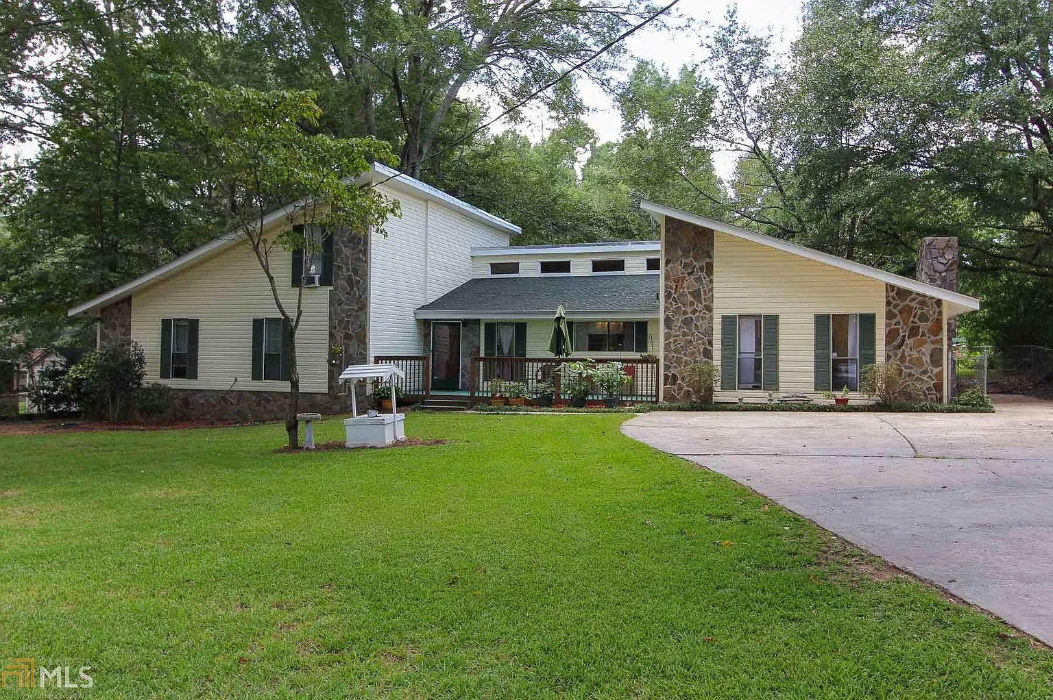 2112 Honeybee Creek Dr photo 1