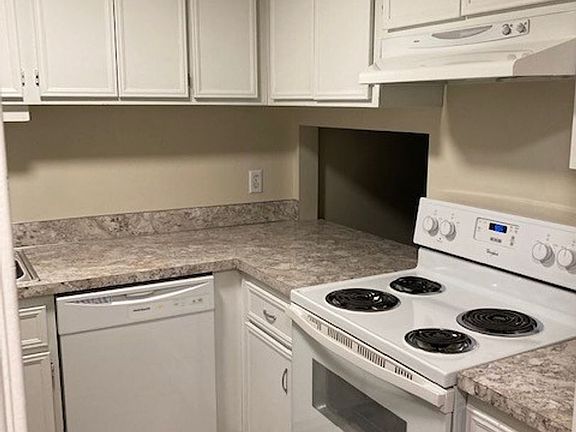 4th image of 3883 Colony Oaks Dr